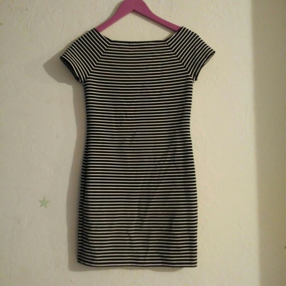 Black white stripes dress - Picture 2 of 5
